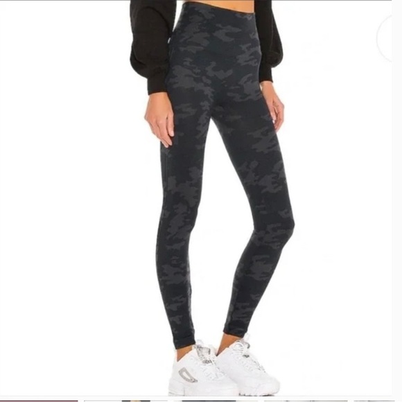 Spanx Look At Me Now Tummy Control Leggings Pants Bottoms Size Medium - Picture 1 of 12